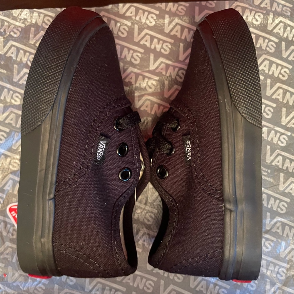 New Toddler size 5 black Vans